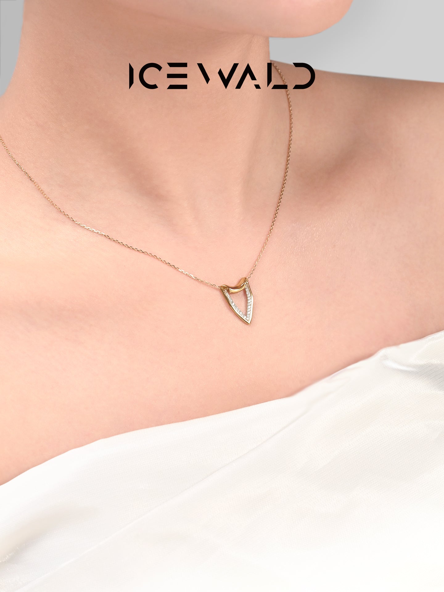 ICEWALD Conquest, Metamorphosis, Heart shield, Devotion 18k gold diamond necklace